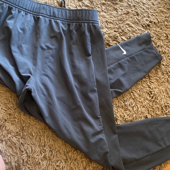 Nike Women’s Pants - Picture 3 of 3